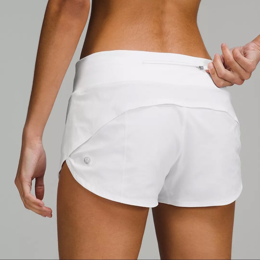 Lululemon low-rise speed up shorts 2.5 inch